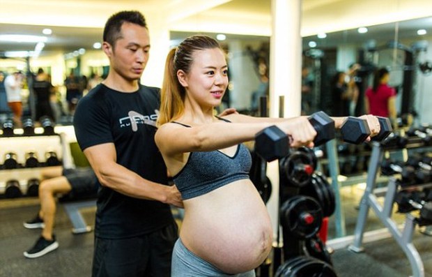 Mang song thai hơn 36 tuần, bà mẹ trẻ vẫn vô tư tập thể hình hạng nặng - Ảnh 5.